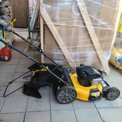 Dewalt 21-in 3-in-1 Gas Self Propelled Walk Behind Lawn Mower 