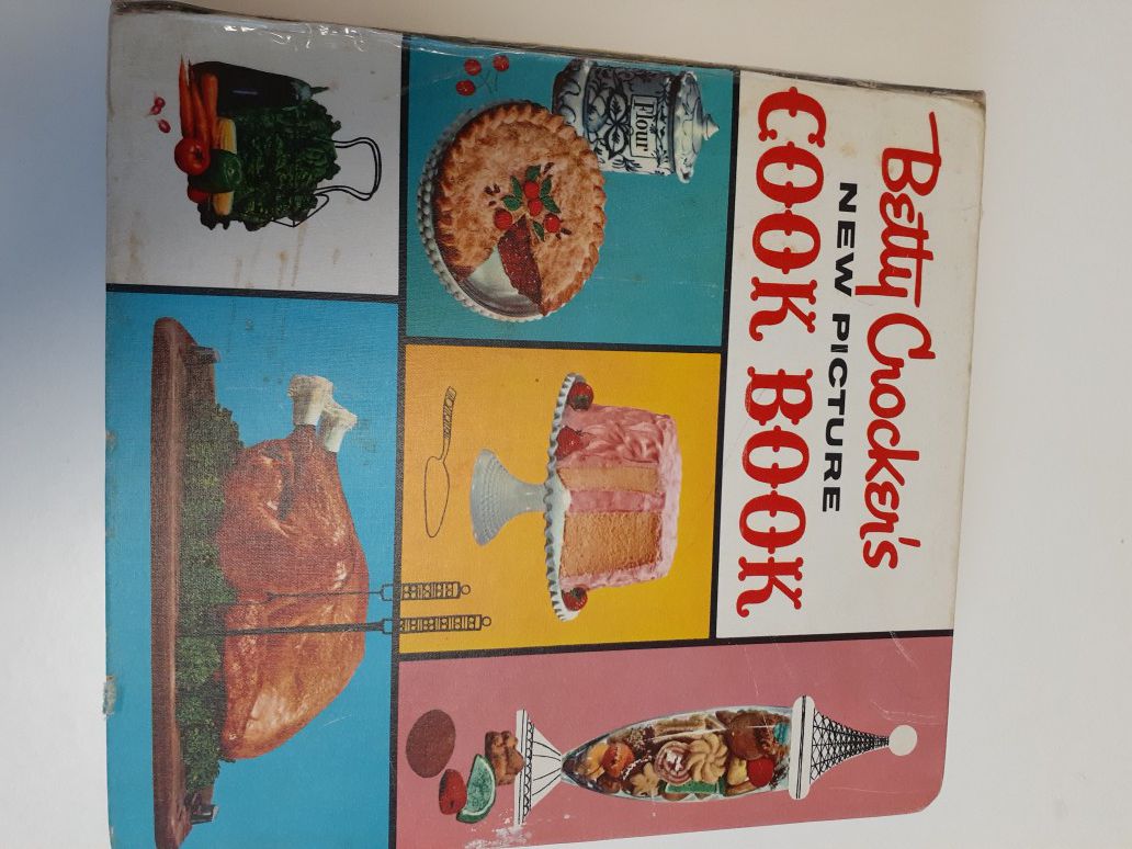 Betty cocker's new picture cook book 1961