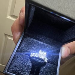 ENGAGEMENT RING FOR SALE.