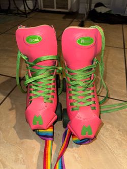 Size 6 moxi beach bunny skates