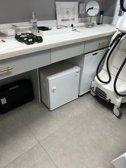 Mini fridge