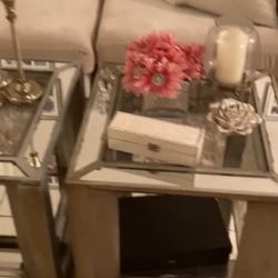 End Tables Z Gallery / Gallerie