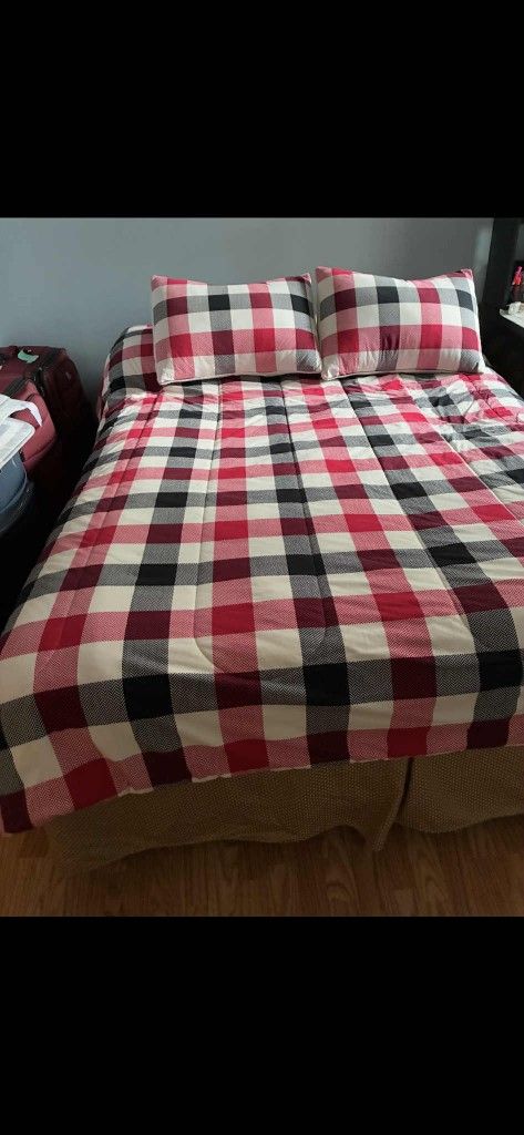 Queen Bed And Computer Desk