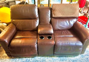 La-Z-Boy electric dual recliner leather couch 400$ OBO