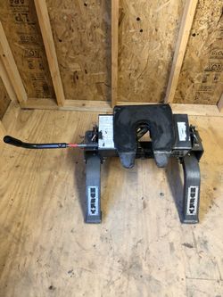 5th Wheel Trailer Hitch