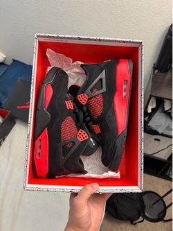 Jordan 4 Retro “Red Thunder”