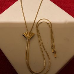 Up To 30” Vintage GoldTone Necklace With A Fan Zipper Pendant 