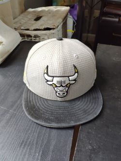 9FIfty Snapback New Era Grey Black Chicago Bulls Hat Good Condition !!