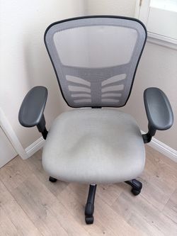 Ergonomic Mesh Office Chair with Armrests