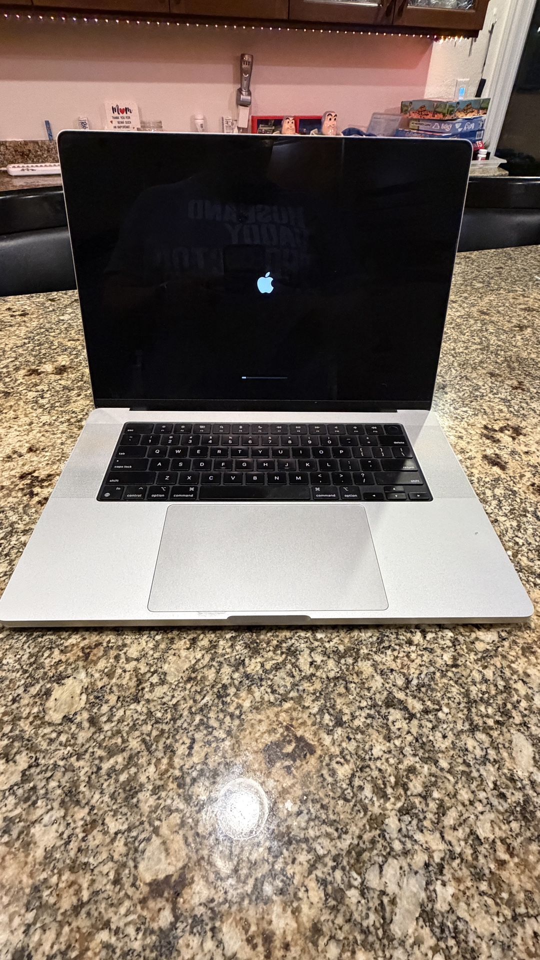 2023 M3 16” APPLE MACBOOK PRO LAPTOP 2TB DRIVE, 18GB MEMORY, CASE, IMMACULATE