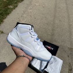 Jordan 11 Legend blue Size 7Y Brand New 
