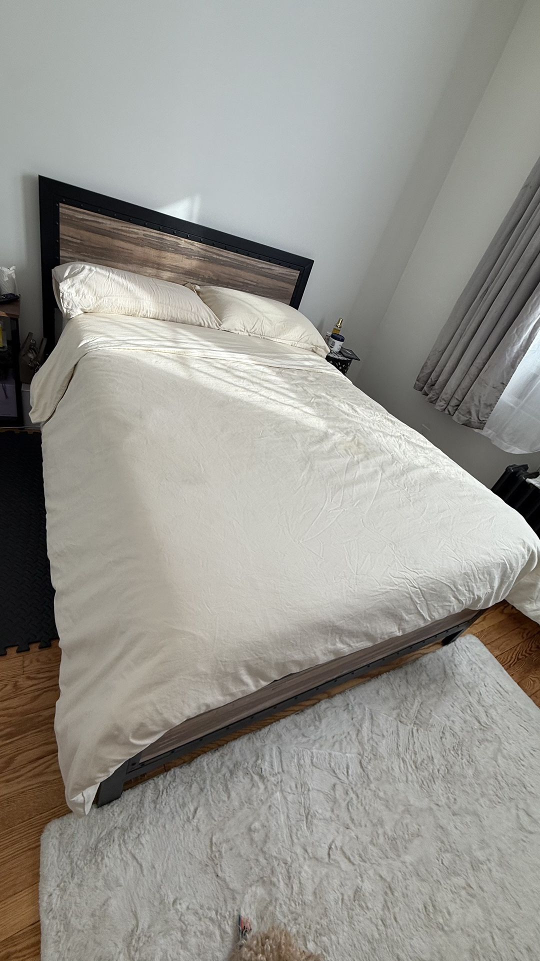 bed frame and mattress 