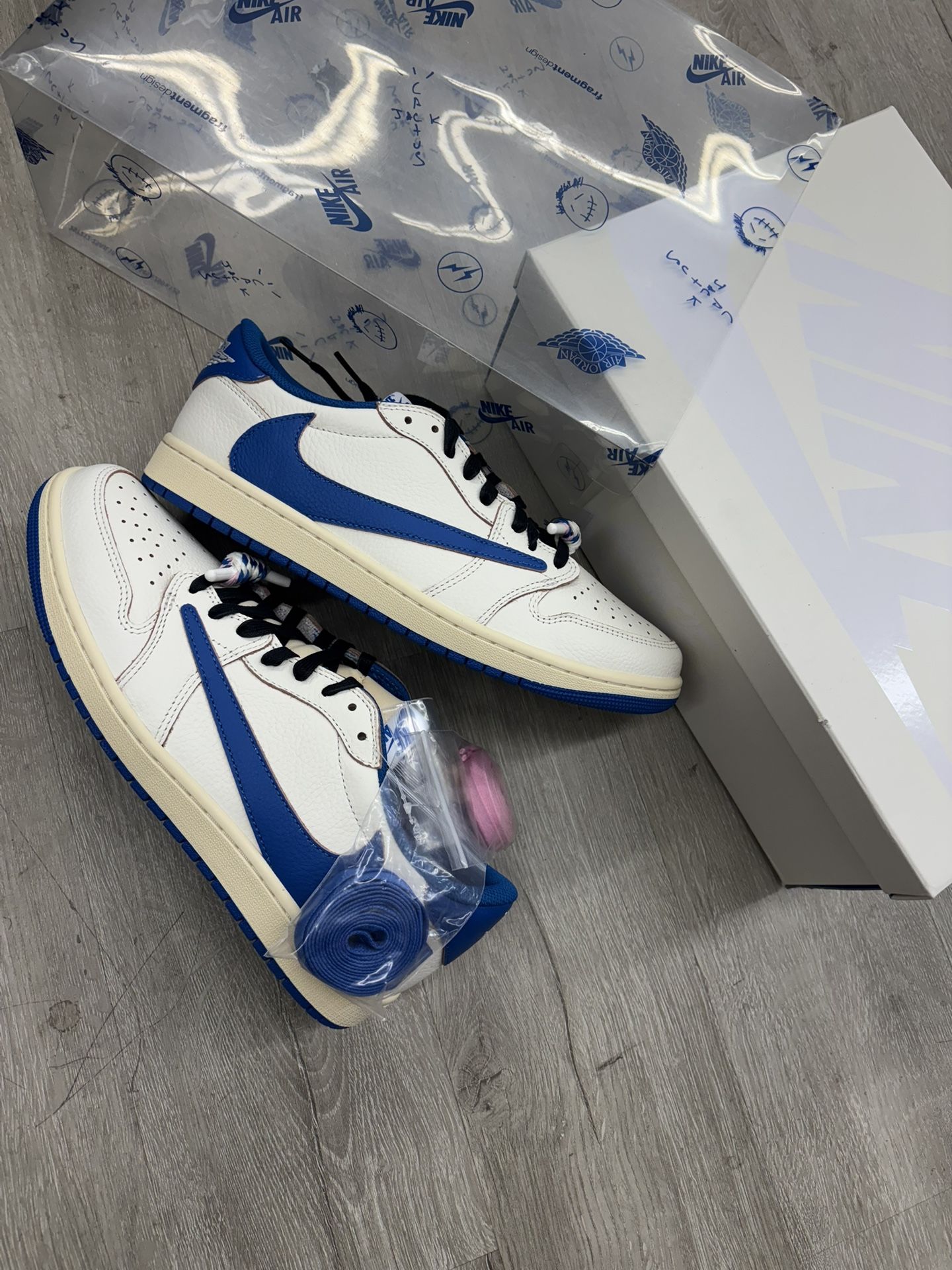 Jordan 1 Fragment Travis Scott