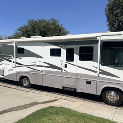 2005 Winnebago Itasca Suncruiser