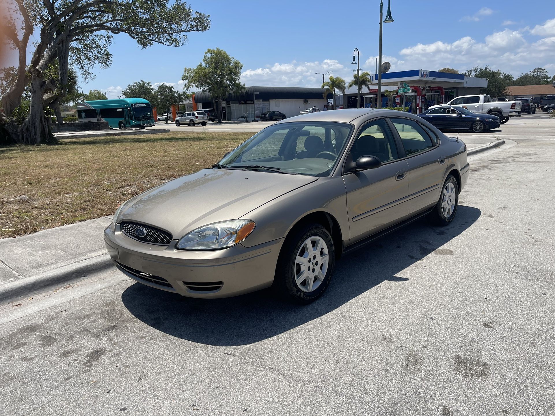 2005 Ford Taurus