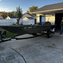 1754 Grizzly Tracker 