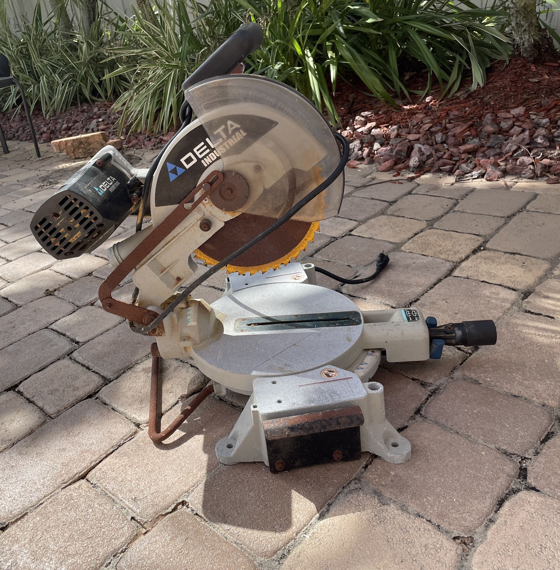 Delta 10” Dual Bevel Miter Saw- Model 36-585 Electric 