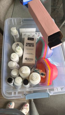 Pet coloring kit