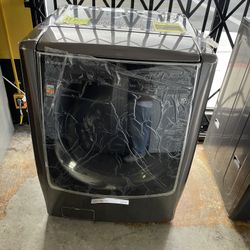 New LG Signature Mega Capacity Washer 5.8 Cubic Feet