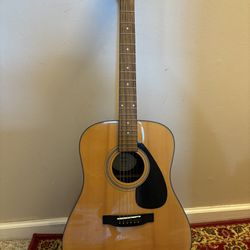 Yamaha 6 String Guitar 