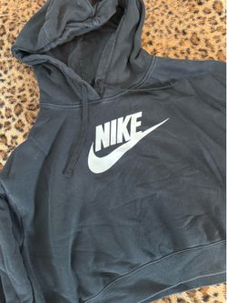 Cropped Nike hoodie