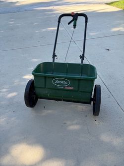 Scott’s drop spreader