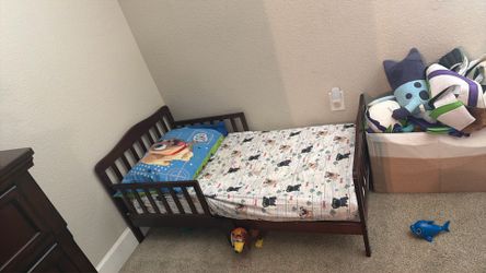 Toddler bed