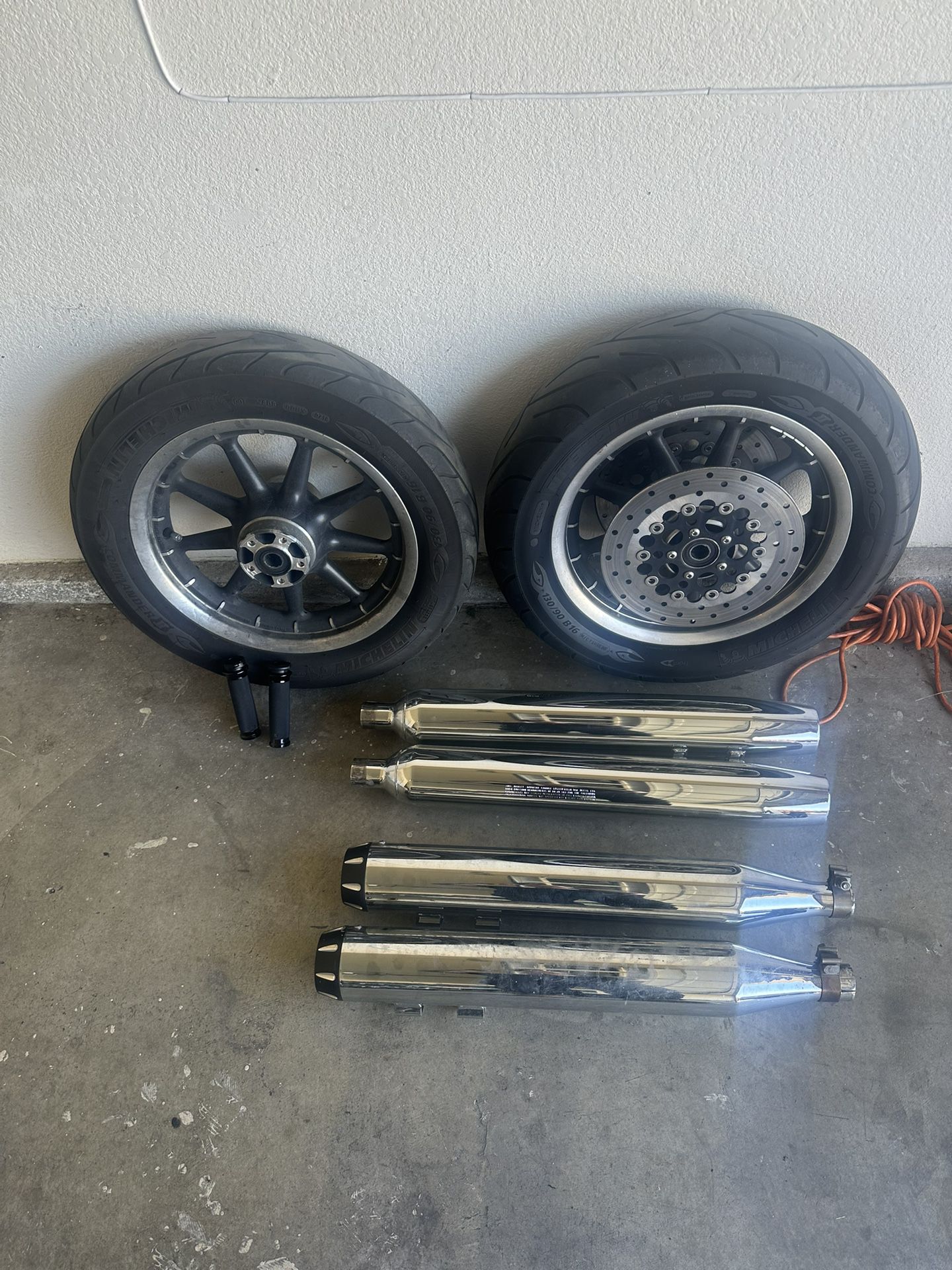 Rims And Tires ,grips,and Exhaust Pipes 