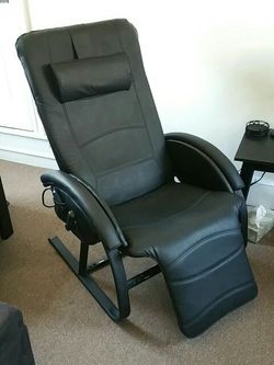 HoMedics Anti Gravity Lounger with 8 Massage Styles for Sale in