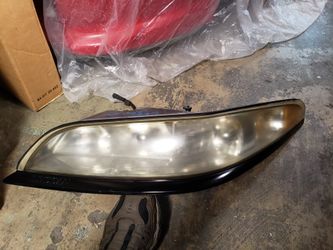 97 98 Lincoln Mark 8 Driver Side Headlight Used