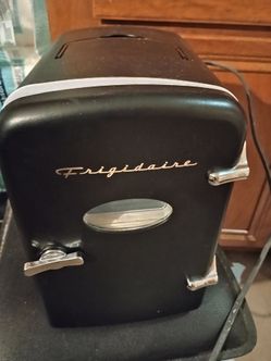 Frigidaire 6 Can Mini Personal