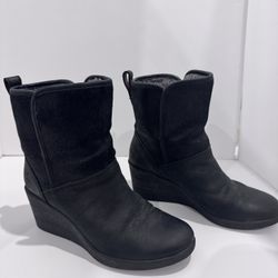 UGG BOOTS SIZE 5