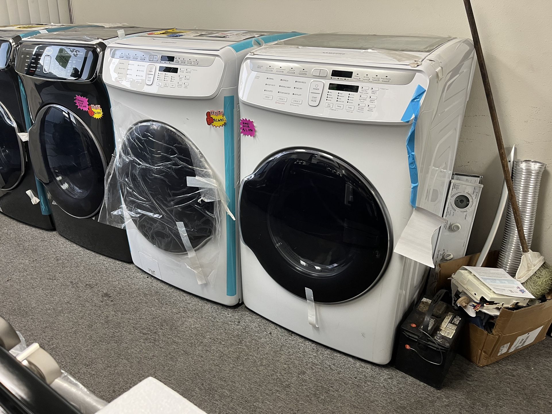 NEW SAMSUNG FLEXWASH WASHER AND DRYER