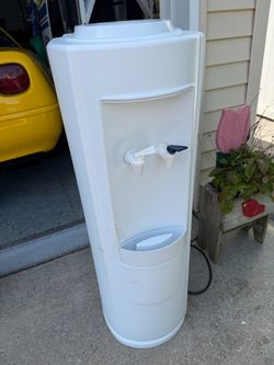 Freestanding Water Cooler Dispenser