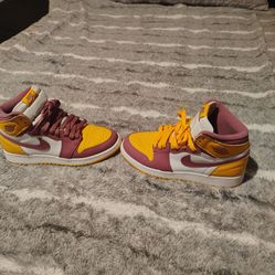 GS Big Kids Size 5.5 / Women's 7 Jordan 1 Retro High OG 'Brotherhood'