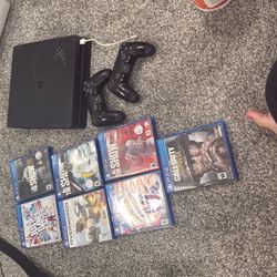 PlayStation 4 Console With 7 Games 2 Controllers