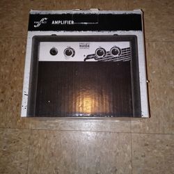 First Act MA104 Guitar Amplifier