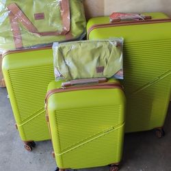 Lemon Green Luggage 28,25,20 Inches Plus 2 Bags 