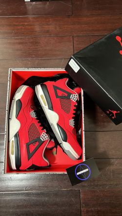 Jordan 4 Toro