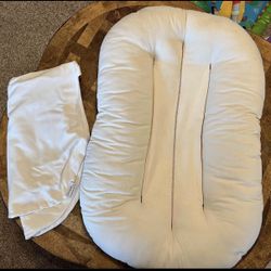 Snuggle Me baby lounger with white cover