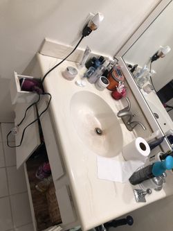 Sink conter an cabniet