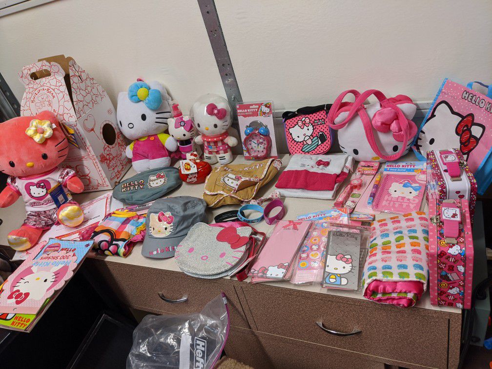 Lot of mostly new Hello Kitty items