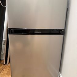 Frigidaire mini fridge