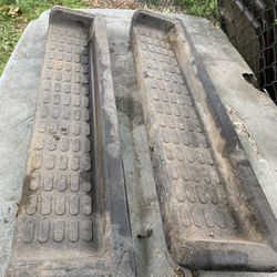 Jeep side steps for a TJ.  No mounting bracket check pictures needs little cleaning 