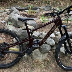 2022 Santa Cruz Nomad 27.5 carbon C Mountain Bike