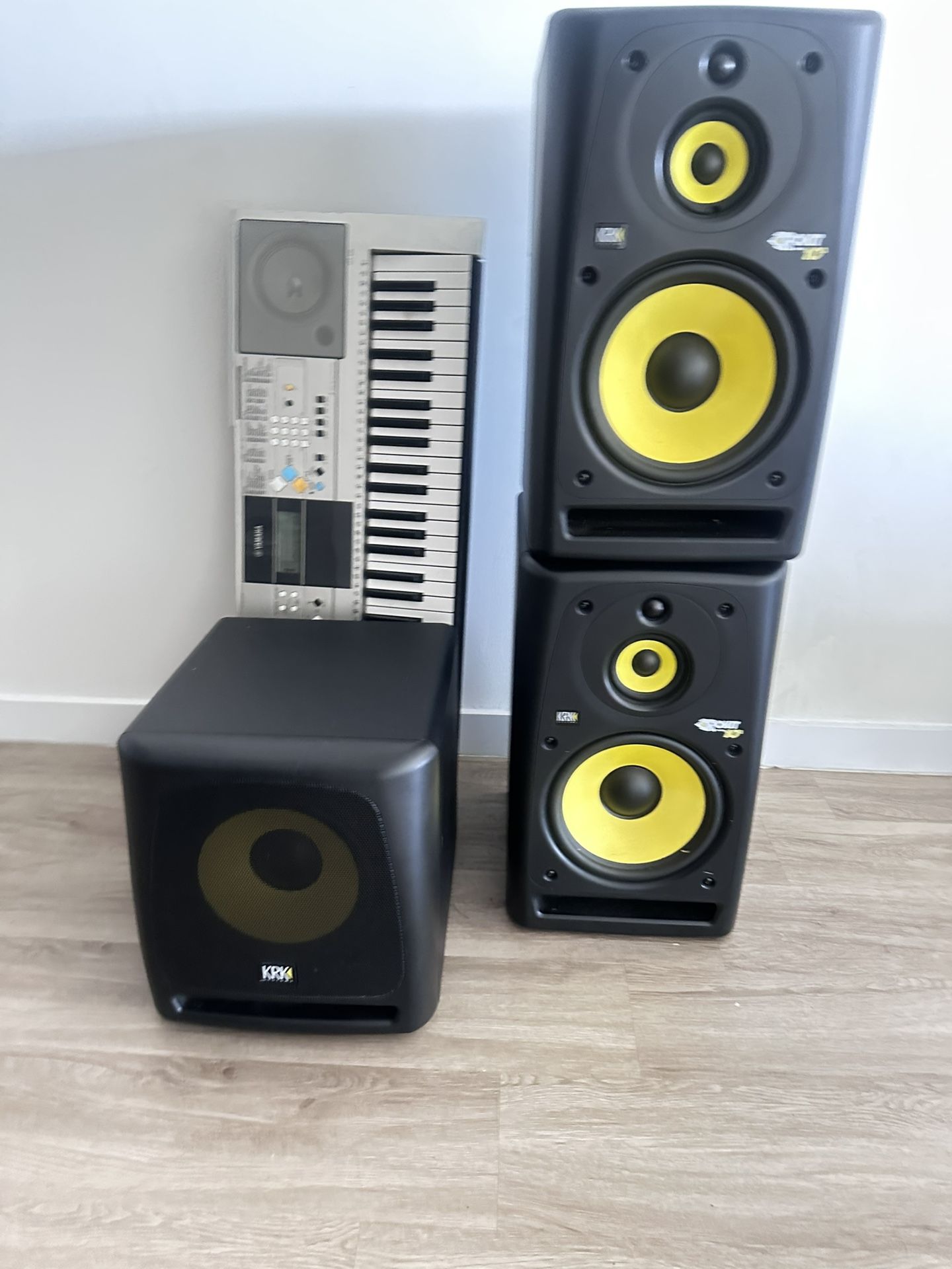 KRK 10 3 Speaker With Sub Woofer And A Keyboard