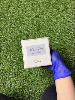 Miss Dior perfume