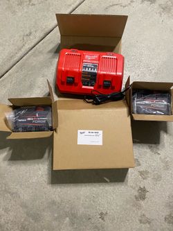 Milwaukee Dual Simultaneous Rapid Charger with 2x 12ah Forge Batteries