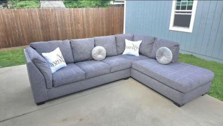 Gorgeous Sofa Brand New Condition Super Clean And Comfortable No pets or smoke