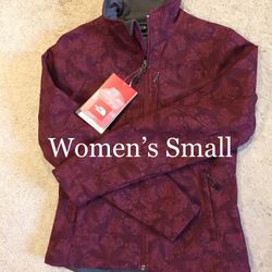 NORTH FACE / WaterProof Softshell Jacket w/ Fleece Back Coat / Women’s Small (S) / Retails $170 +Tax / Brand New w/ Tags!! / Maroon flower print
